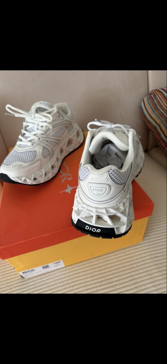 Dior Chaussures hommes: Dior Schuhe – Neuf avec emballage d'origine à Basel par Felicia.Burak 4
