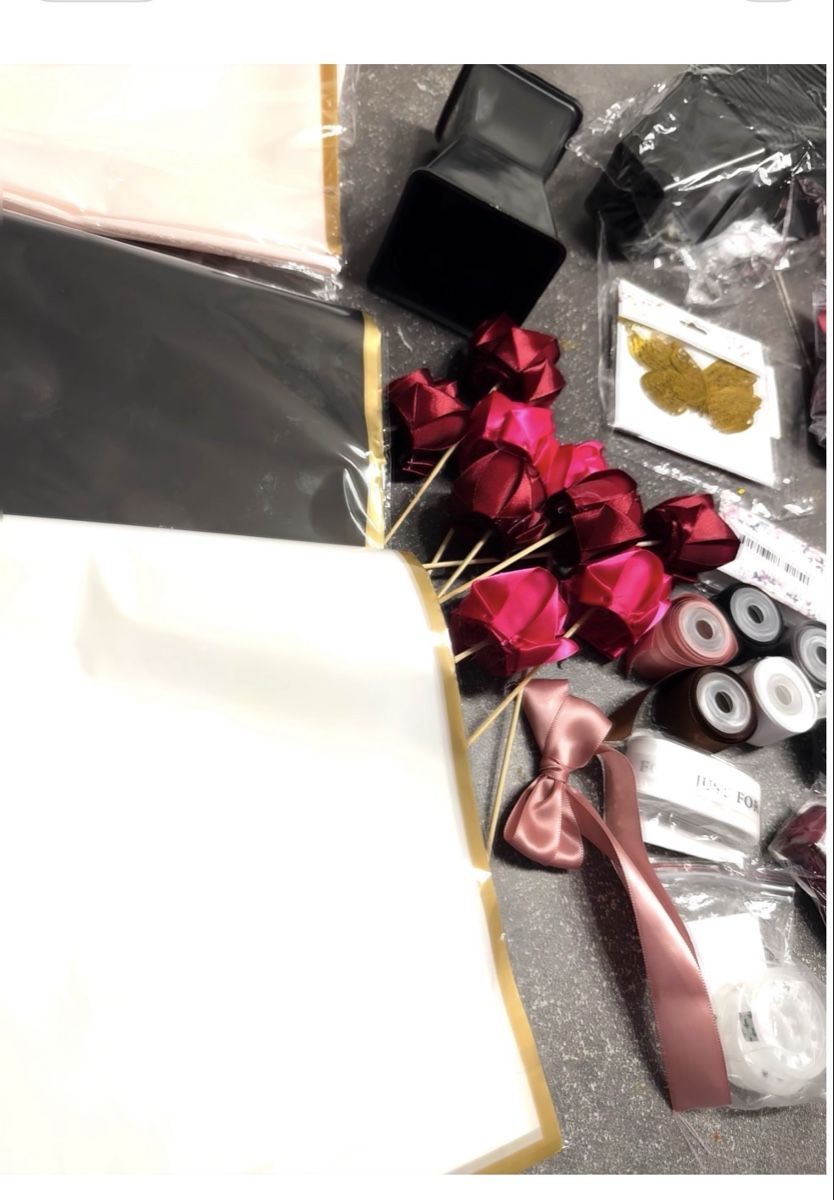 Kit bricolage: Complete satin rose bouquet kit – Nuovo (secondo la descrizione) da Forch venduto da TiciaSantos 2