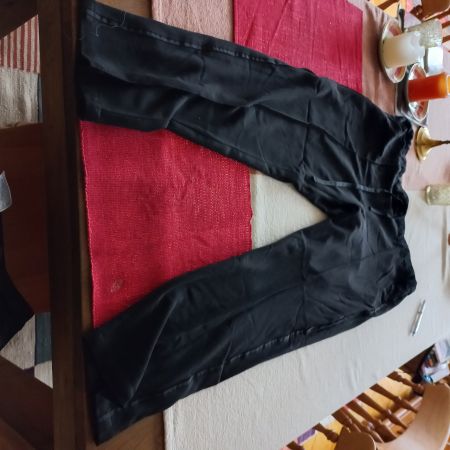 Schwarze Hose Grösse XXL, 50