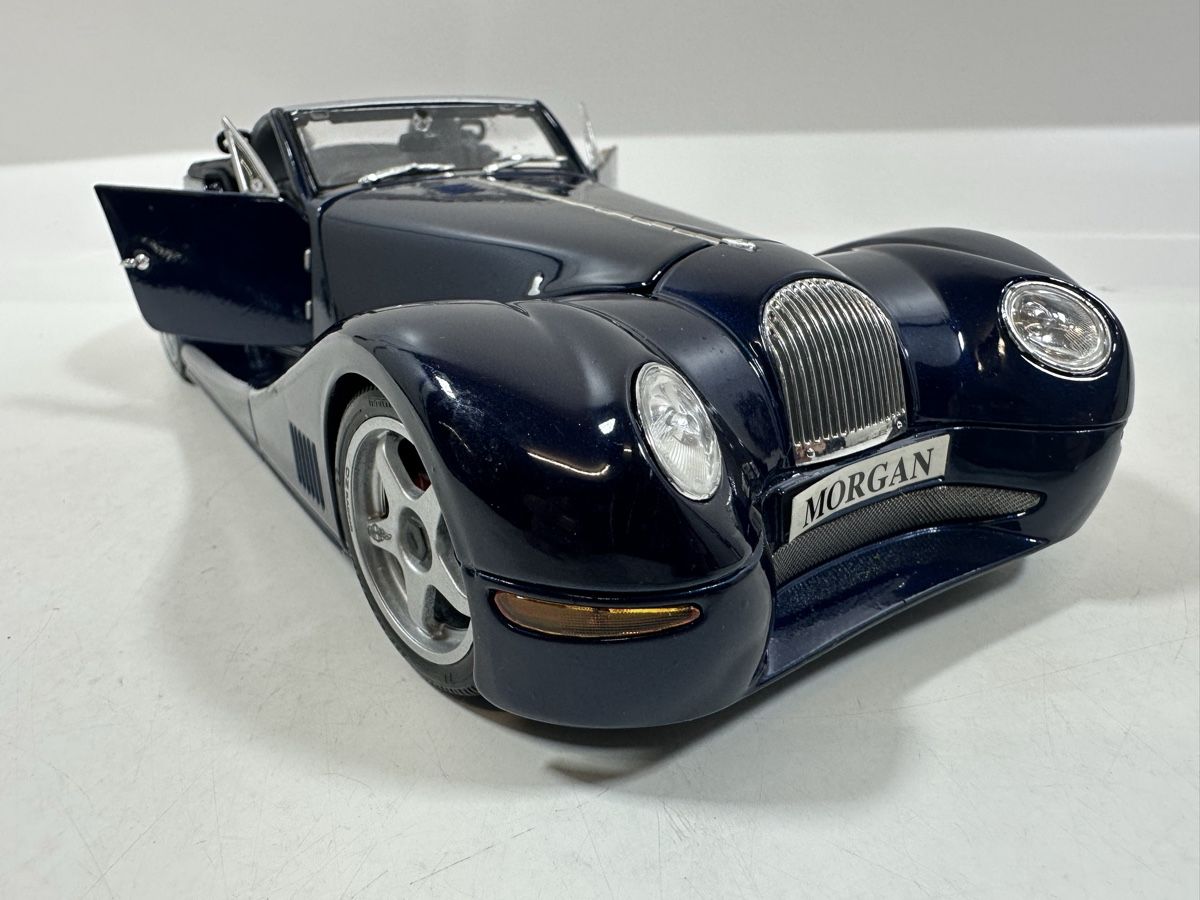 Bburago Modellini d'auto: Morgan Aero 8 1:18, dunkelblau, BBURAGO – Usato da Zofingen venduto da rf9_x2xt 9
