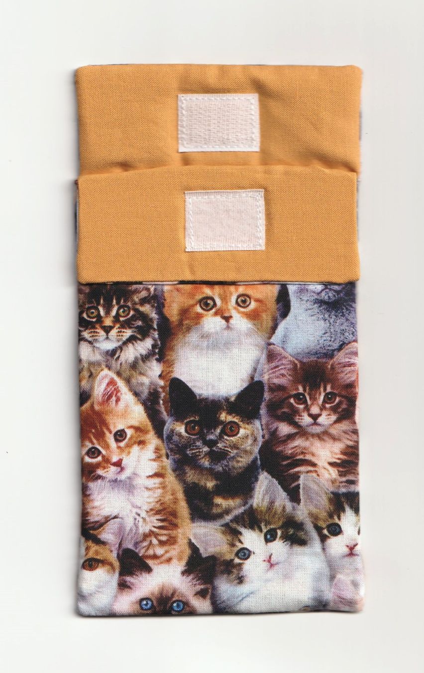 Altro in  Abbigliamento & Accessori: Brillenetui, Handyetui Katzen, Handarbeit – Nuovo (secondo la descrizione) da Kriens venduto da Kraeutergarten 1