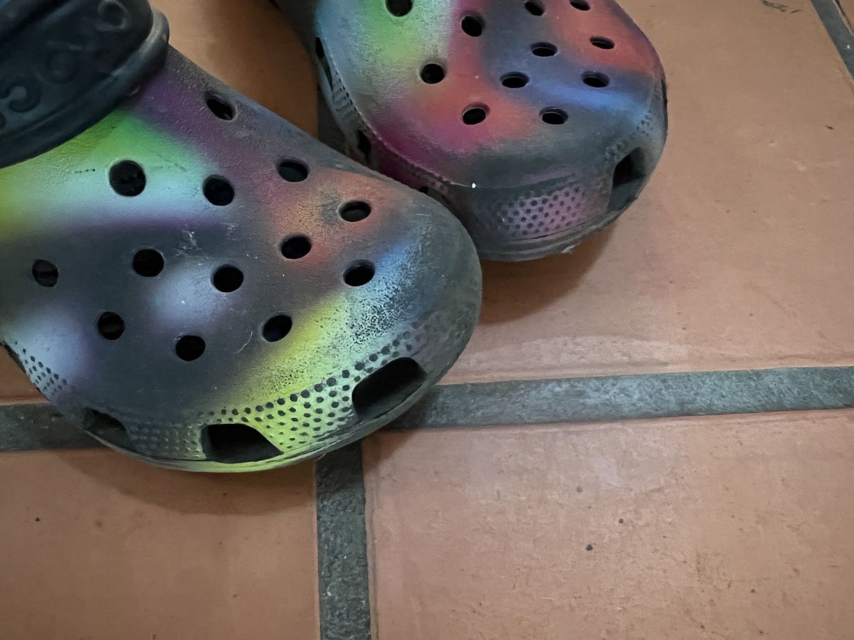 Crocs Scarpe da uomo: Bunte Crocs Grösse 34/35 gebraucht – Usato da Wohlenschwil venduto da SmokyAnnie 2