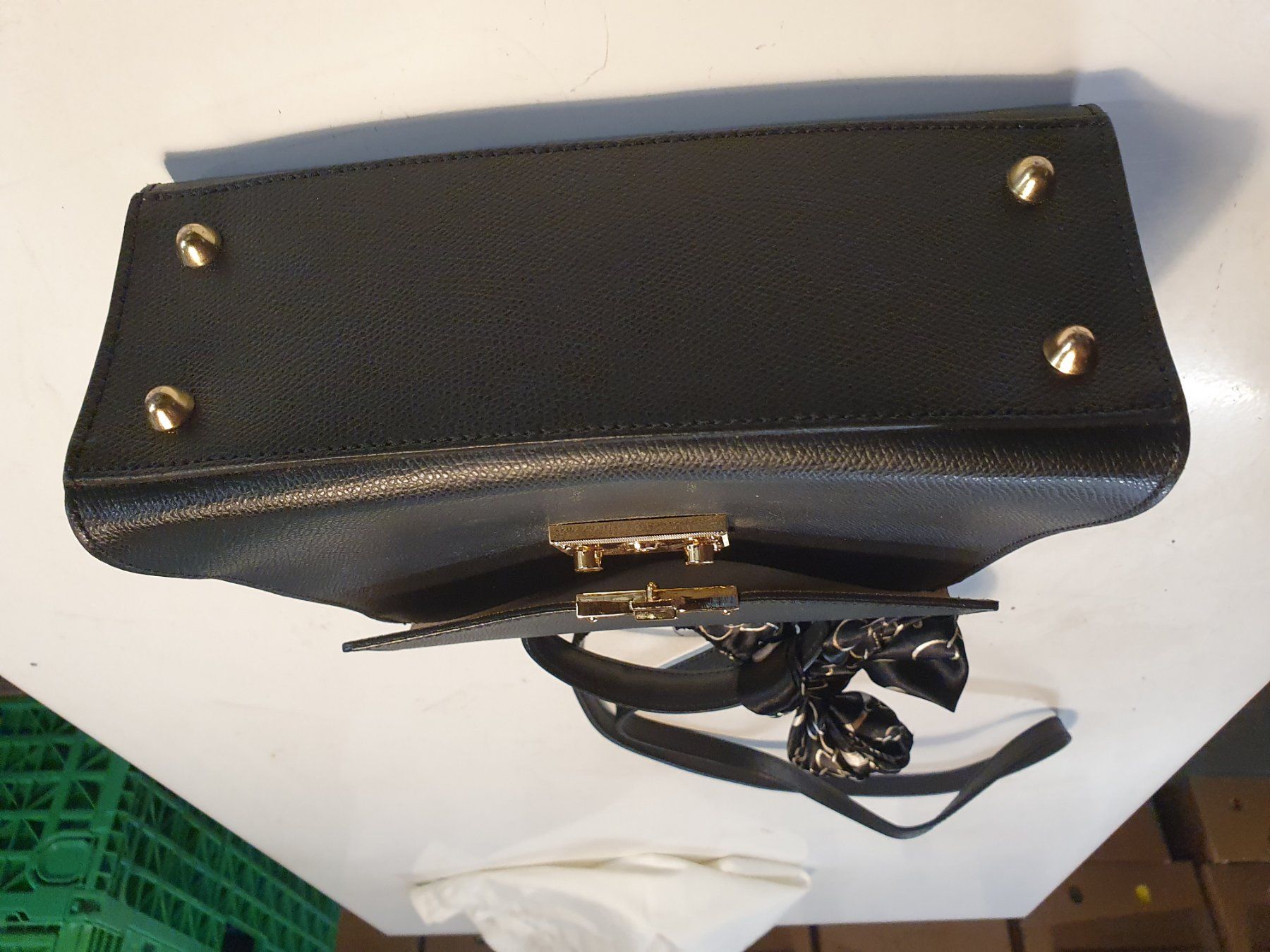 Borse da donna: Notshy Damenhandtasche schwarz – Usato da Zürich venduto da dialout 1