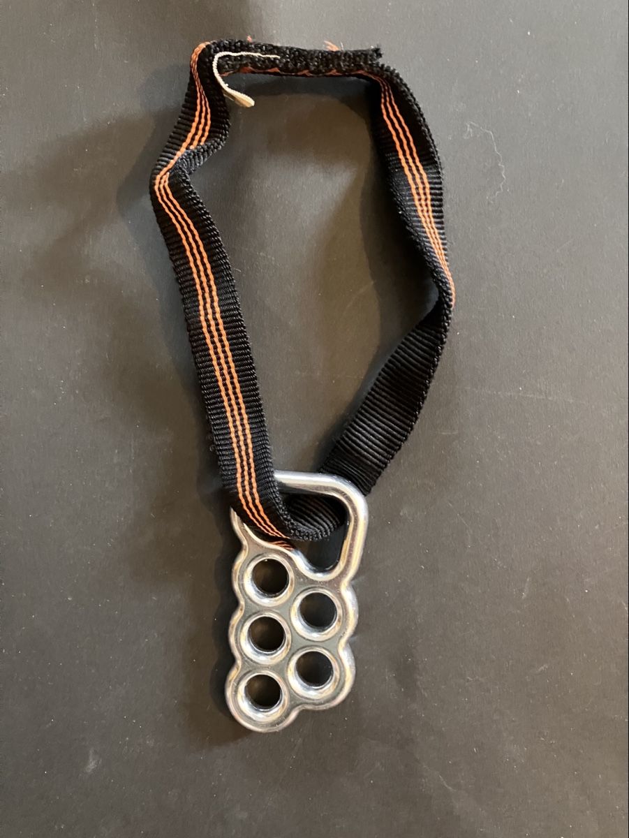 Pareti & prese d'arrampicata: Descendeur d'escalade avec sangle – Nuovo (secondo la descrizione) da St-Triphon venduto da chamaclinea