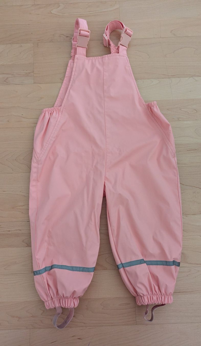 Pantaloni: Regenhose Latzhose Rosa Kinder Grösse 86 – Usato da Uster venduto da petches