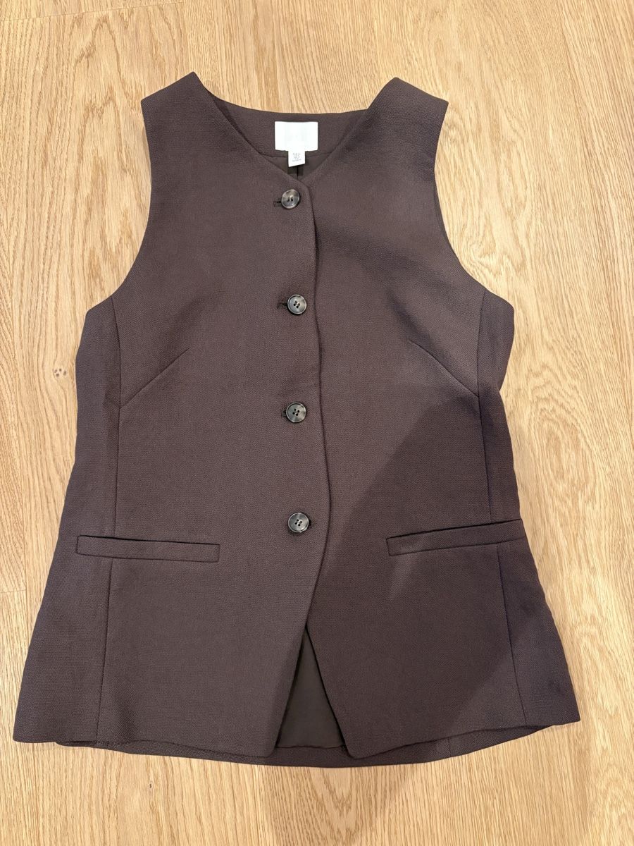 H&M Gilet & Giacche senza maniche: H&M brown vest  – Nuovo (secondo la descrizione) da St. Gallen venduto da ott_f827 1