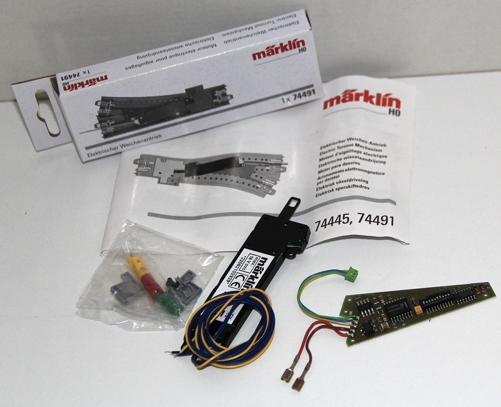 Märklin Modellini di ferrovie: Märklin C-Gleis Weichen-Antrieb + Decoder / 74490 + 74460 – Nuovo (secondo la descrizione) da Giebenach venduto da eurosportler