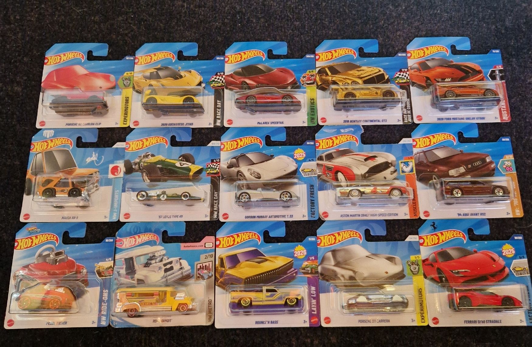 Hot Wheels Modellini d'auto: Hotwheels Set 15 Stück – Nuovo (secondo la descrizione) da Arni AG venduto da Lea_Sahli