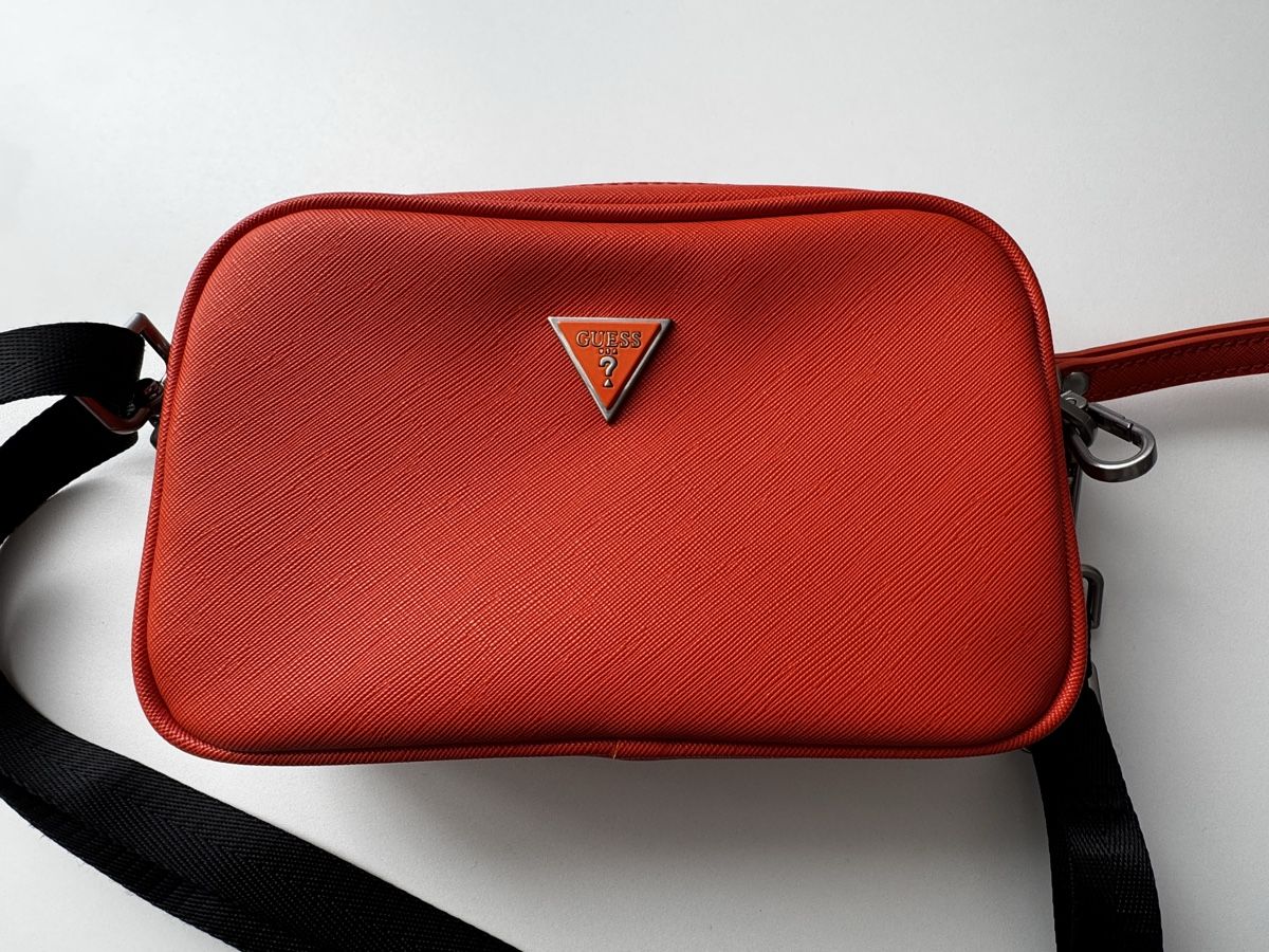 Guess Sonstige Kleidung & Accessoires: Guess Schultertasche – Gebraucht aus Zürich von spero 1