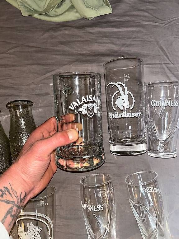Bicchieri: Bar Gläser Set  Guinness, Trojka, Biergläser – Usato da Luzern venduto da sim_5hkz 2