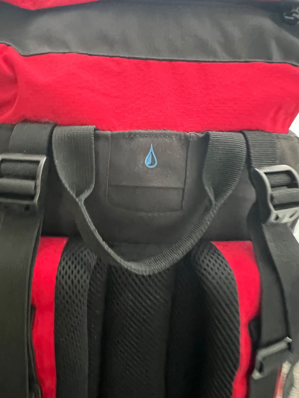 Hi-Tec Zaini: Rucksack HI-TEC. – Usato da Langenthal venduto da langenthal333 6
