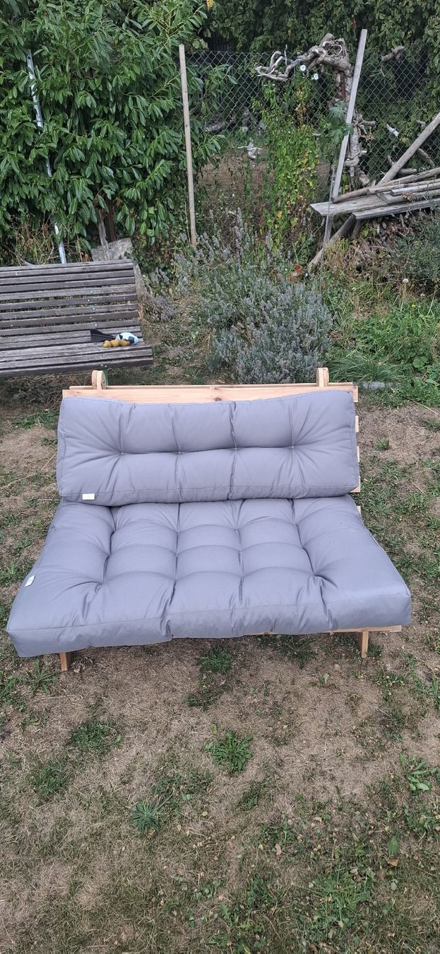 Chaises longues: Outdoor sofa lit – D'occasion à Evilard par Superhiks01 1