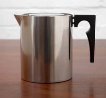 Arne Jacobsen Cylinda hot water jug Wasserkanne Teekanne