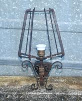 ANTIK Schmiedeisen Wandlampe m Messing/Porzellanfassung H42b