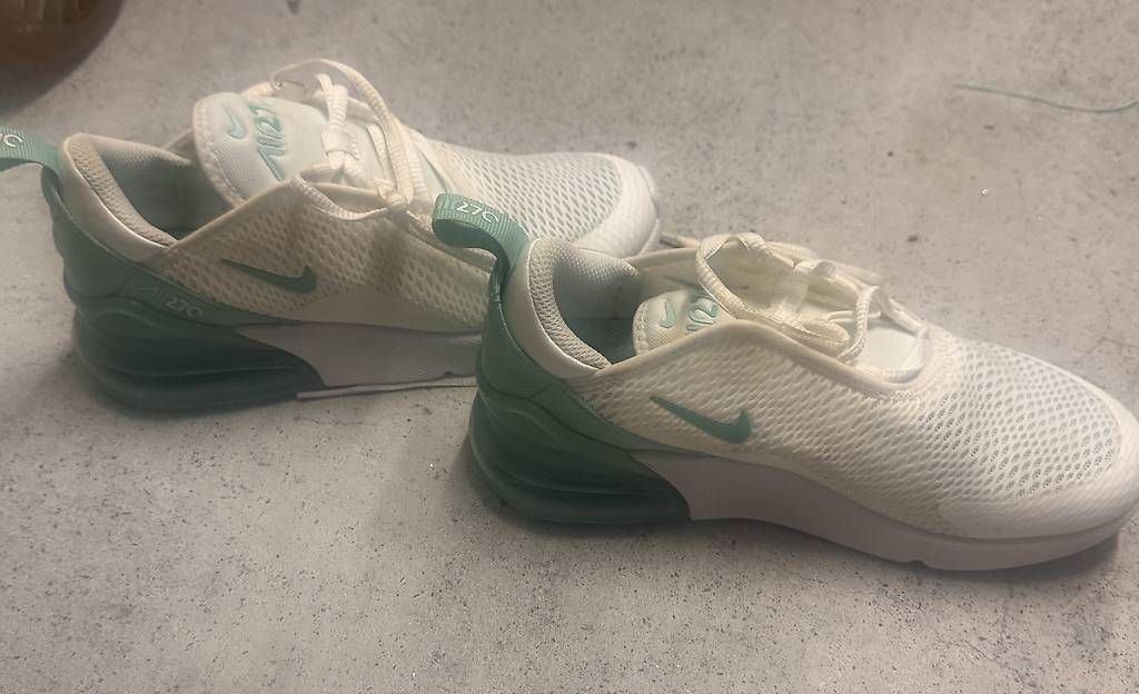 Scarpe per ragazzi: Kinder Schuhe/Kleider  – Usato da rotkreuz venduto da laura8814