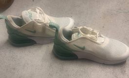 Kinder Schuhe/Kleider 