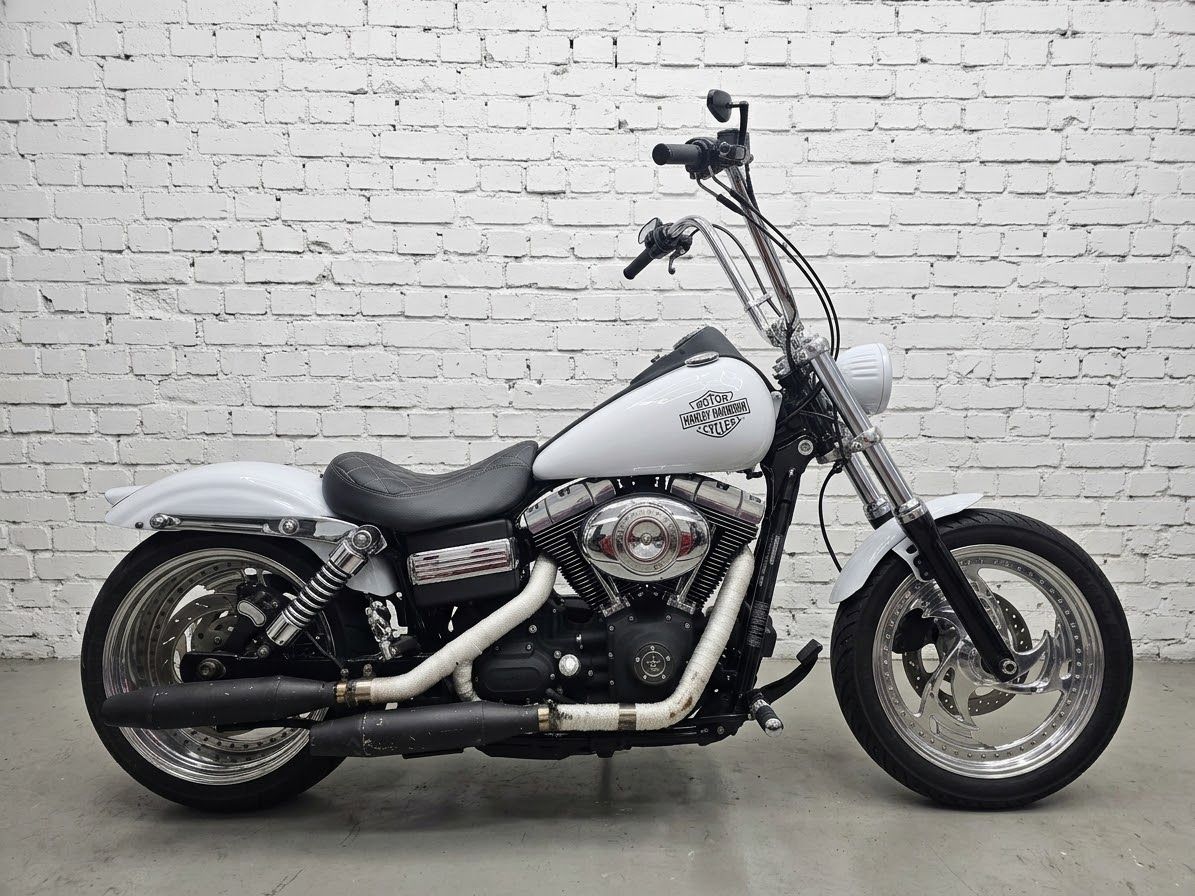 Harley-Davidson Chopper: Harley-Davidson FXDBI Dyna Street Bob – Gebraucht aus Arth von K.Transport 2