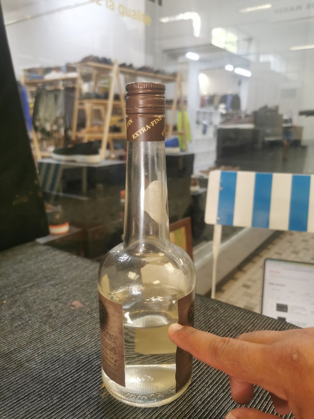 Bevande alcoliche: APÉRITIF ANISÉ ANCIENNE BOUTEILLE ENTAMÉE – Usato da Genève venduto da Leboucheoreilles 6