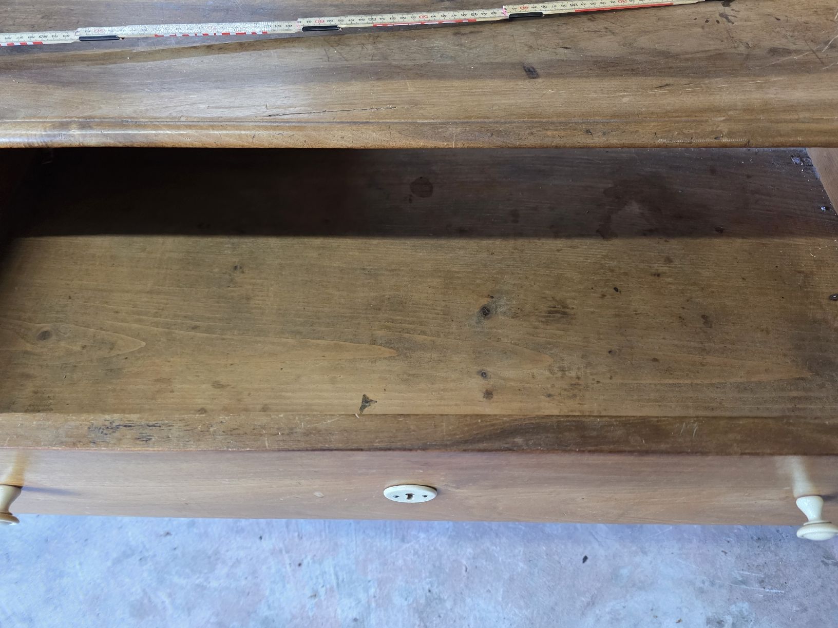 Kommoden: Kommode mit Schubladen Holz guter Zustand – Gebraucht aus Wolfertswil von Antiko 4