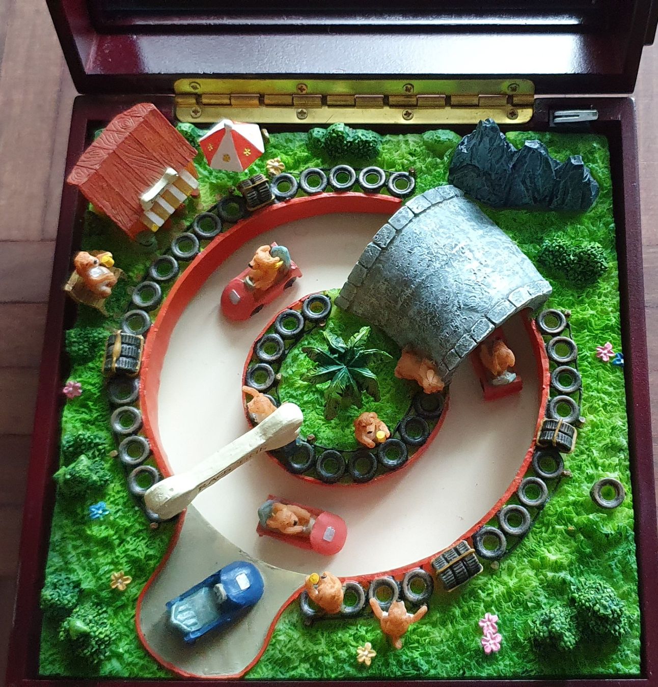 Boîtes à musique: Spieldose Race Time – D'occasion à Kreuzlingen par Rschweiz1 7