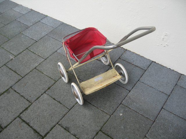 Carrozzine per bambole: Puppenwagen Bernina Zug – Difettoso da Staufen venduto da Finoeggel 1
