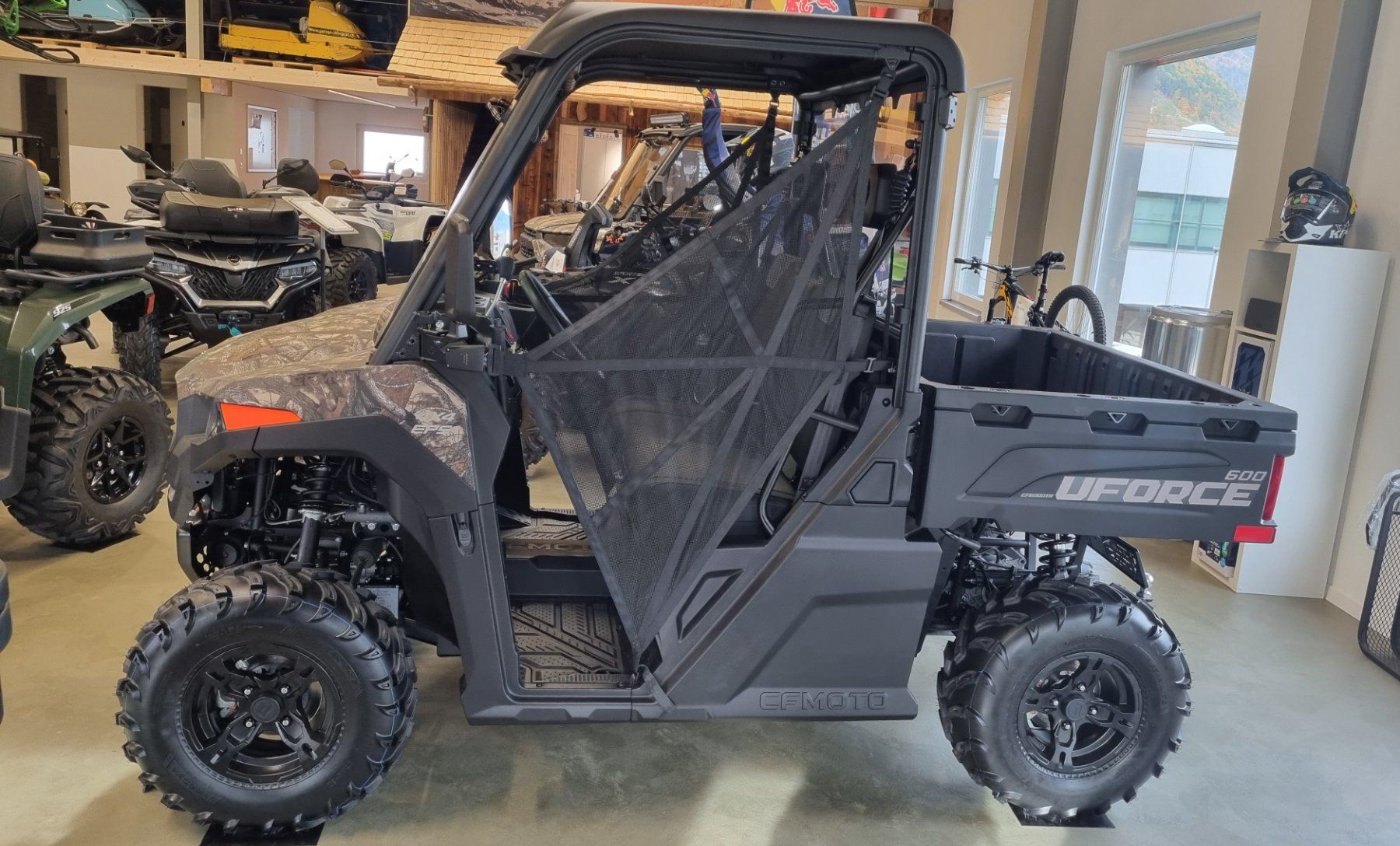 Cf Moto ATV / Quad: CF Moto UForce 4x4 600EFI – Nuovo (secondo la descrizione) da Trimmis venduto da 0004