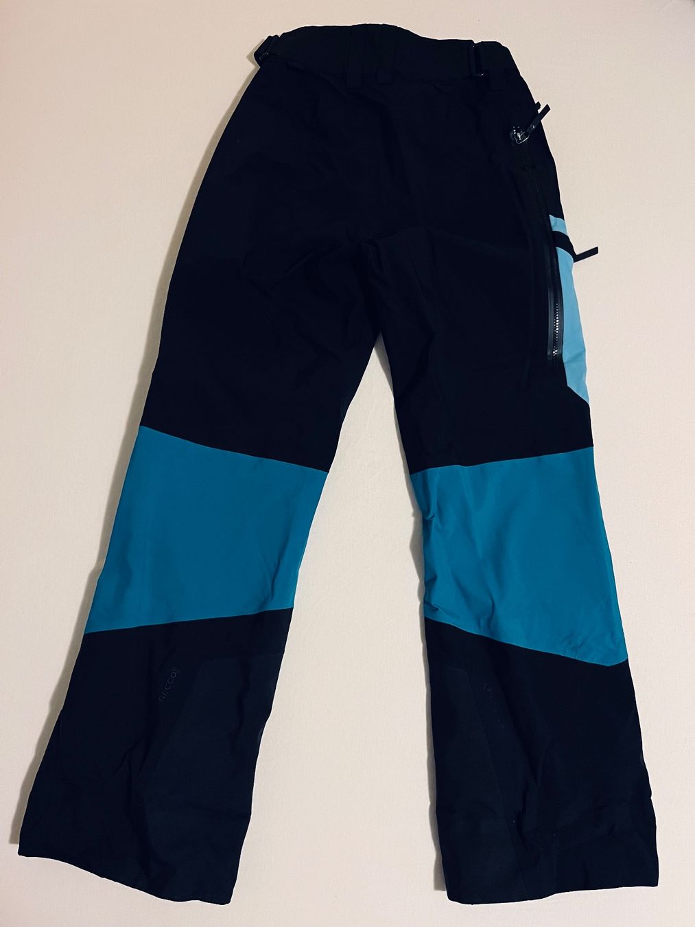 Peak Performance Hosen: Peak Performance Damen Gravity 2L, S – Gebraucht aus St. Moritz von jul_9kbf 1