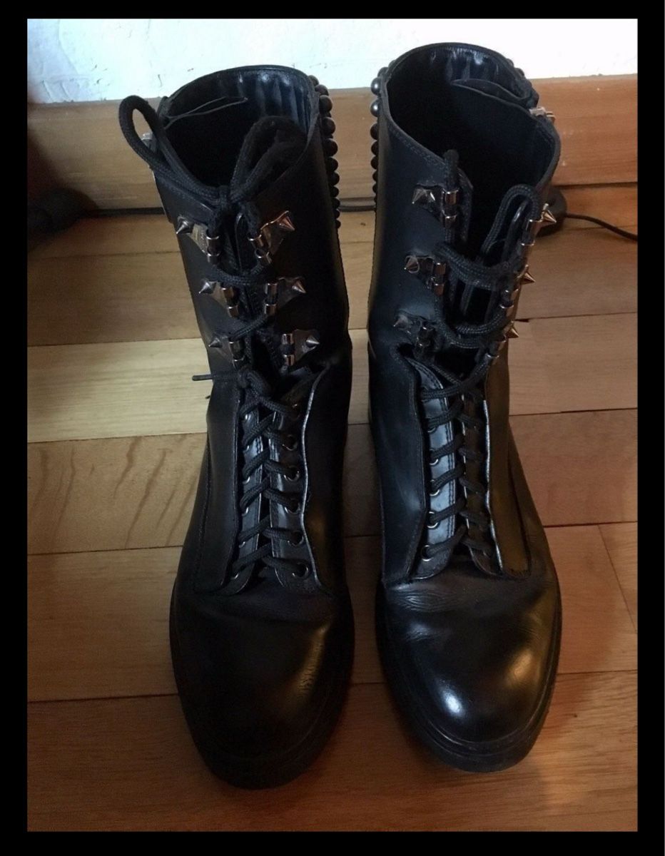 Sergio Rossi Scarpe da donna: Sergio Rossi Biker cuir noir et clous – Usato da Montagny-la-Ville venduto da Sissi-Sissi 1