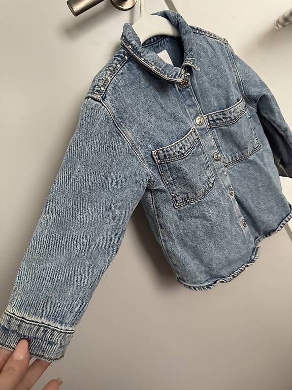 Giacche & Cappotti: Zara Jeans Jacke Gr 98 – Usato da Dierikon venduto da san_9tc9 1