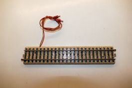 Märklin H0: Gerades M-Anschluss-Gleis mit Funkenentstörung