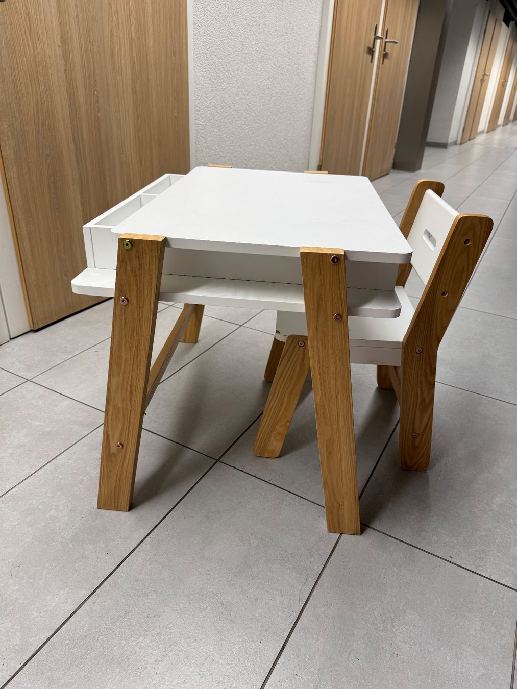 Schreibtische: Bureau avec chaise pour enfant – Gebraucht aus Lausanne von max_10 2