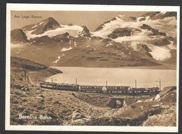 Bernina-Bahn am Lago Bianco