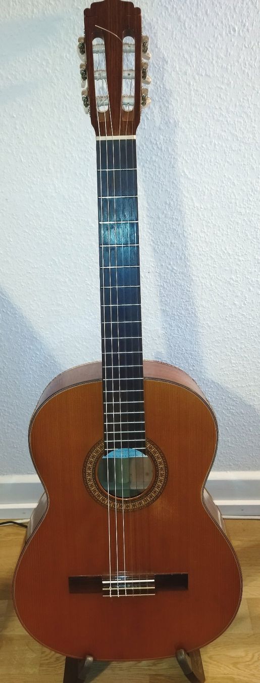 Aria Musikinstrumente: Klassische Gitarre "Aria" – Gebraucht aus Basel von rulinfire