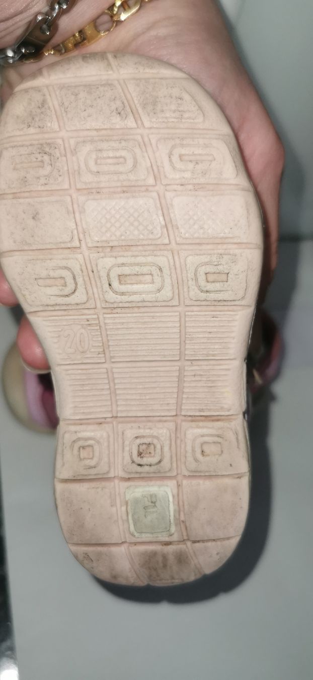 Scarpe per ragazze: Sandalen Gr 20 – Usato da Winterthur venduto da Katyakaterina 3