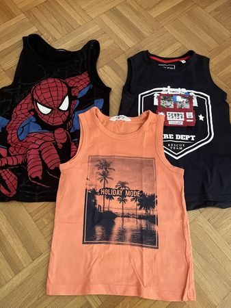 Lot de t-shirt débardeurs 116cm 