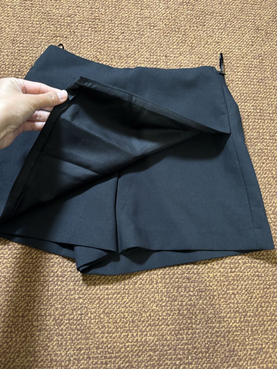Zara Gonne: Zara skort – Nuovo e nell'imballaggio originale da Confignon venduto da Second_Hand_Ch 1