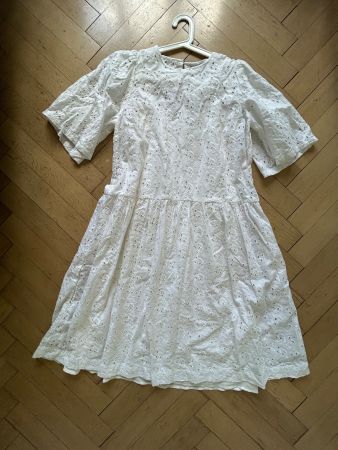 Sommerkleid weiss mit Lochstickerei, Grösse M