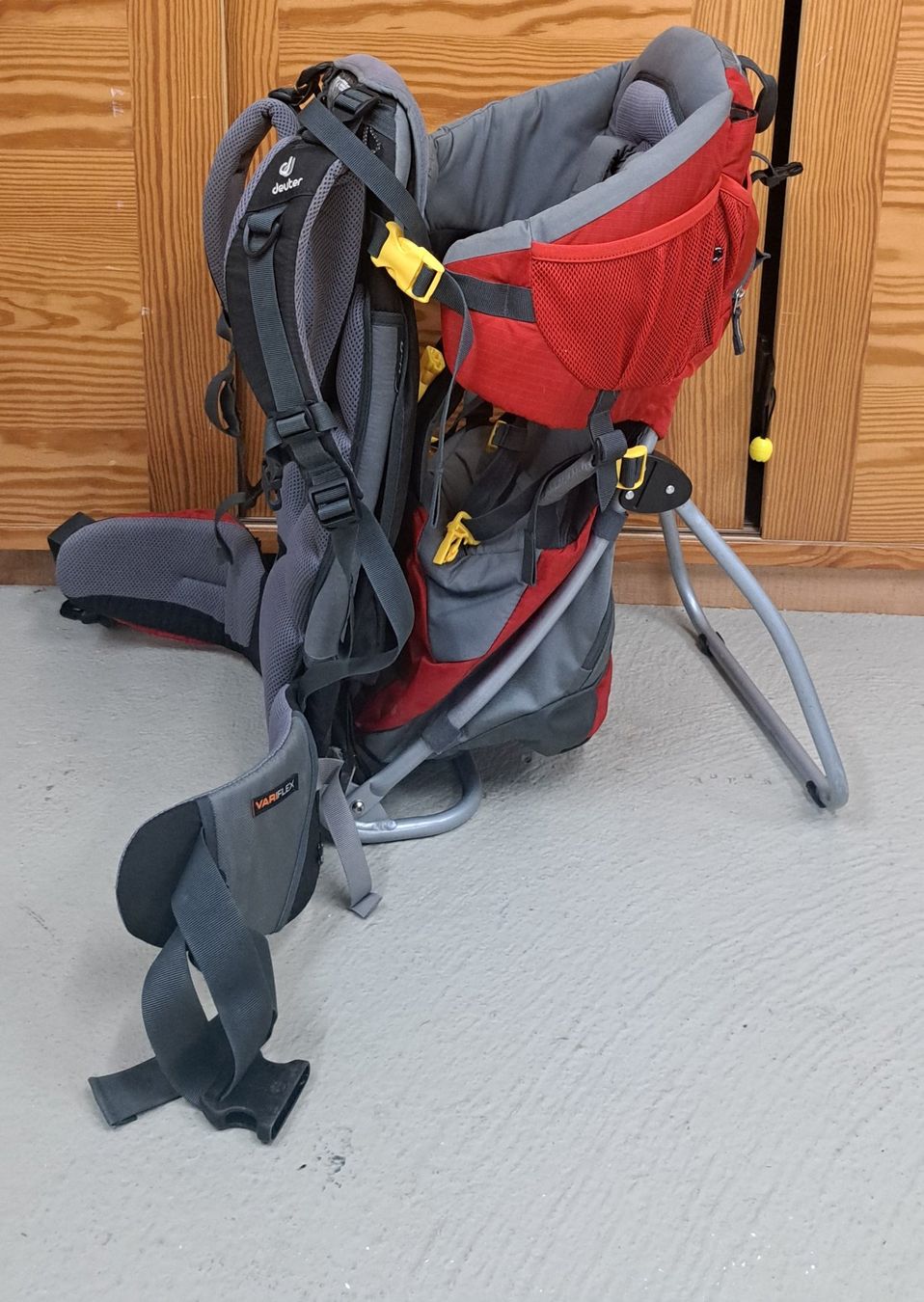 Deuter Marsupi portabebè: Kindertrage Deuter Kid Comfort II mit Sonnendach – Usato da Seuzach venduto da poccolino 3