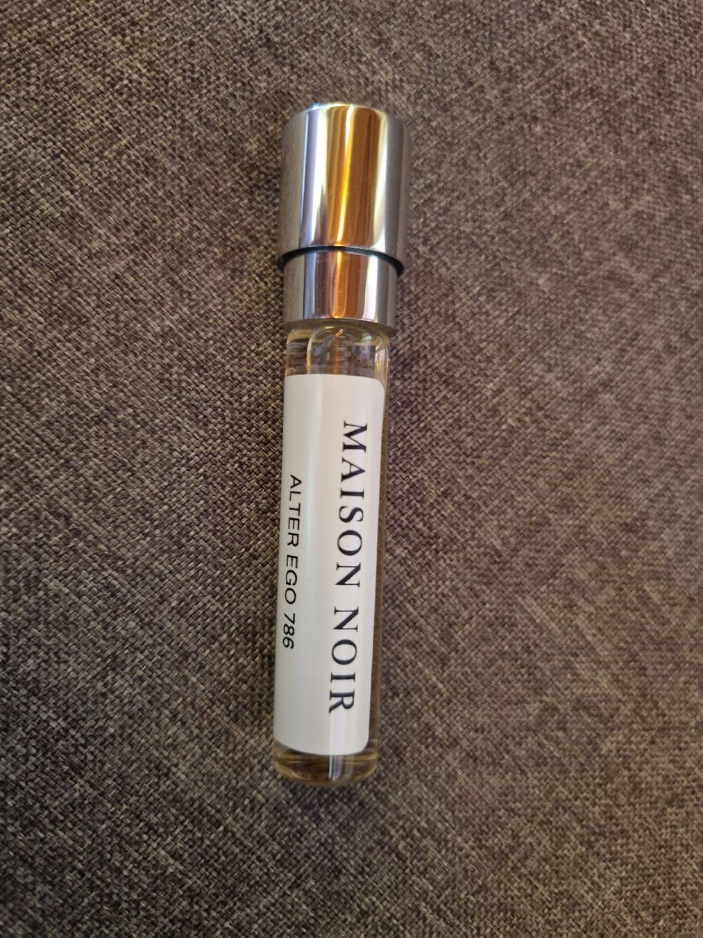 Profumi & Eau de Toilette: Maison Noir Alter Ego  786 (8ml) – Nuovo e nell'imballaggio originale da Arni AG venduto da Lea_Sahli 1