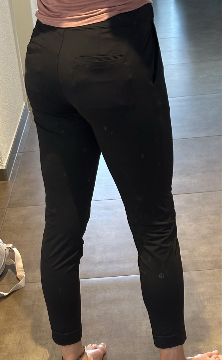 Lululemon Pantaloni: womens lululemon casual pant size 2/eu34 – Usato da bözberg venduto da amy_7wz8 5