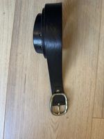 Lederguertel schwarz mit Metallschnalle