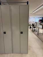 Armoire indu. FUTURO avec visserie et bacs de rangement