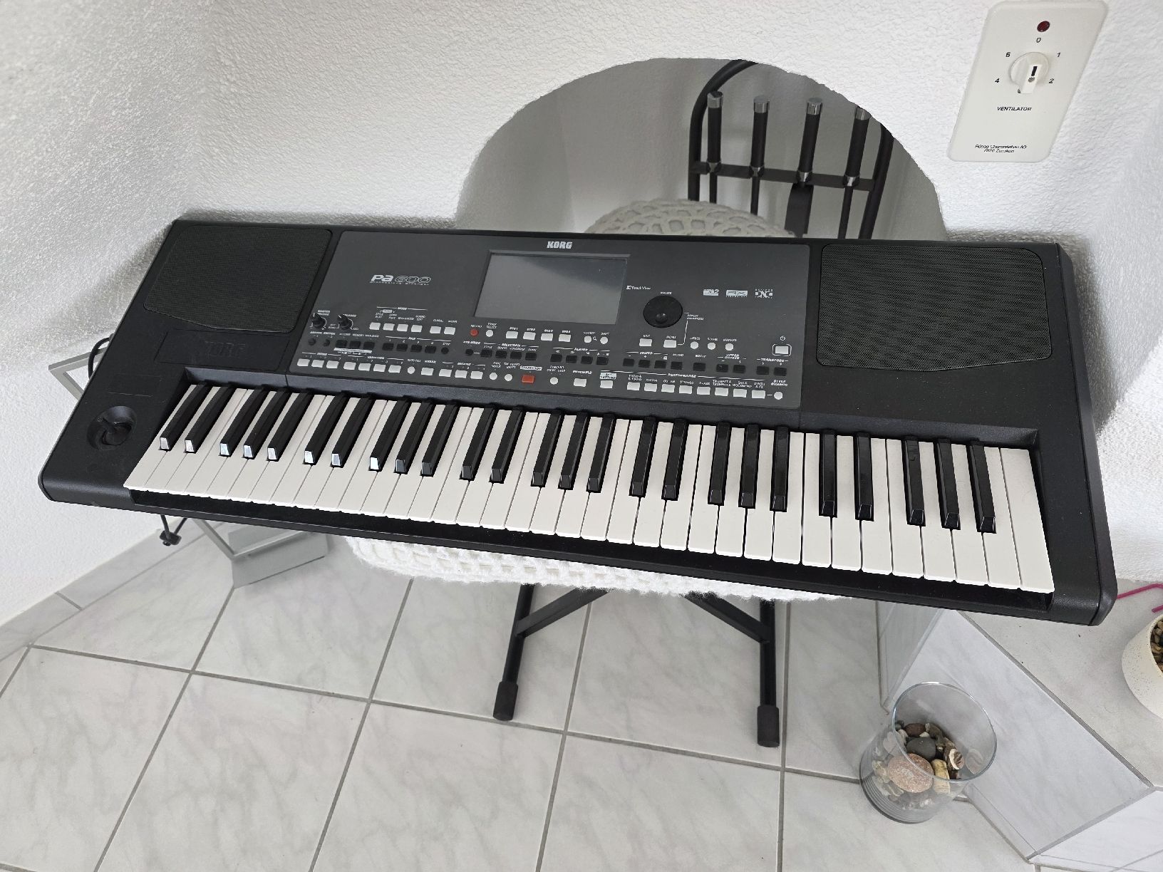 Korg Strumenti musicali: Korg Pa 600  top zustand – Usato da Wil SG venduto da adler320