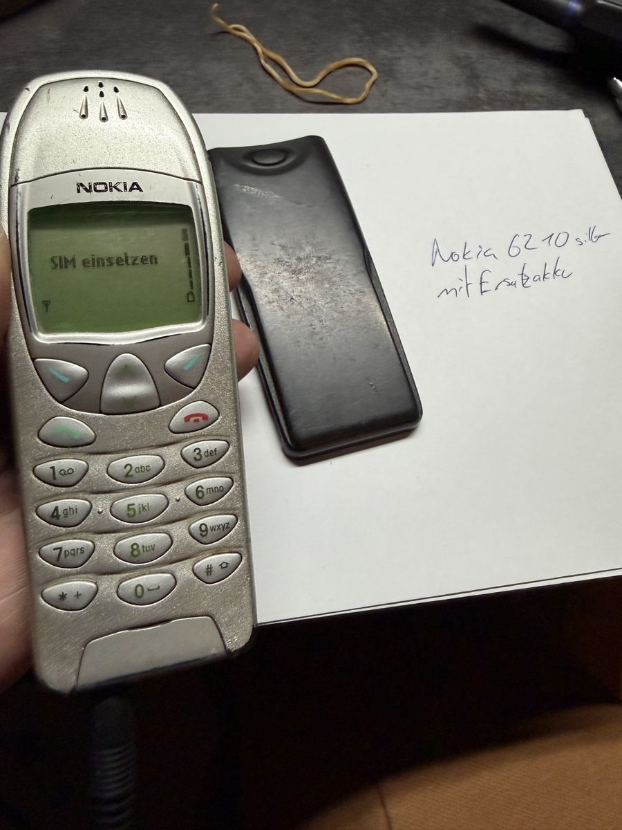 Nokia Telefoni cellulari / Smartphones: Nokia 6210 mit Ersatzakku – Usato da Wettingen venduto da NickInc