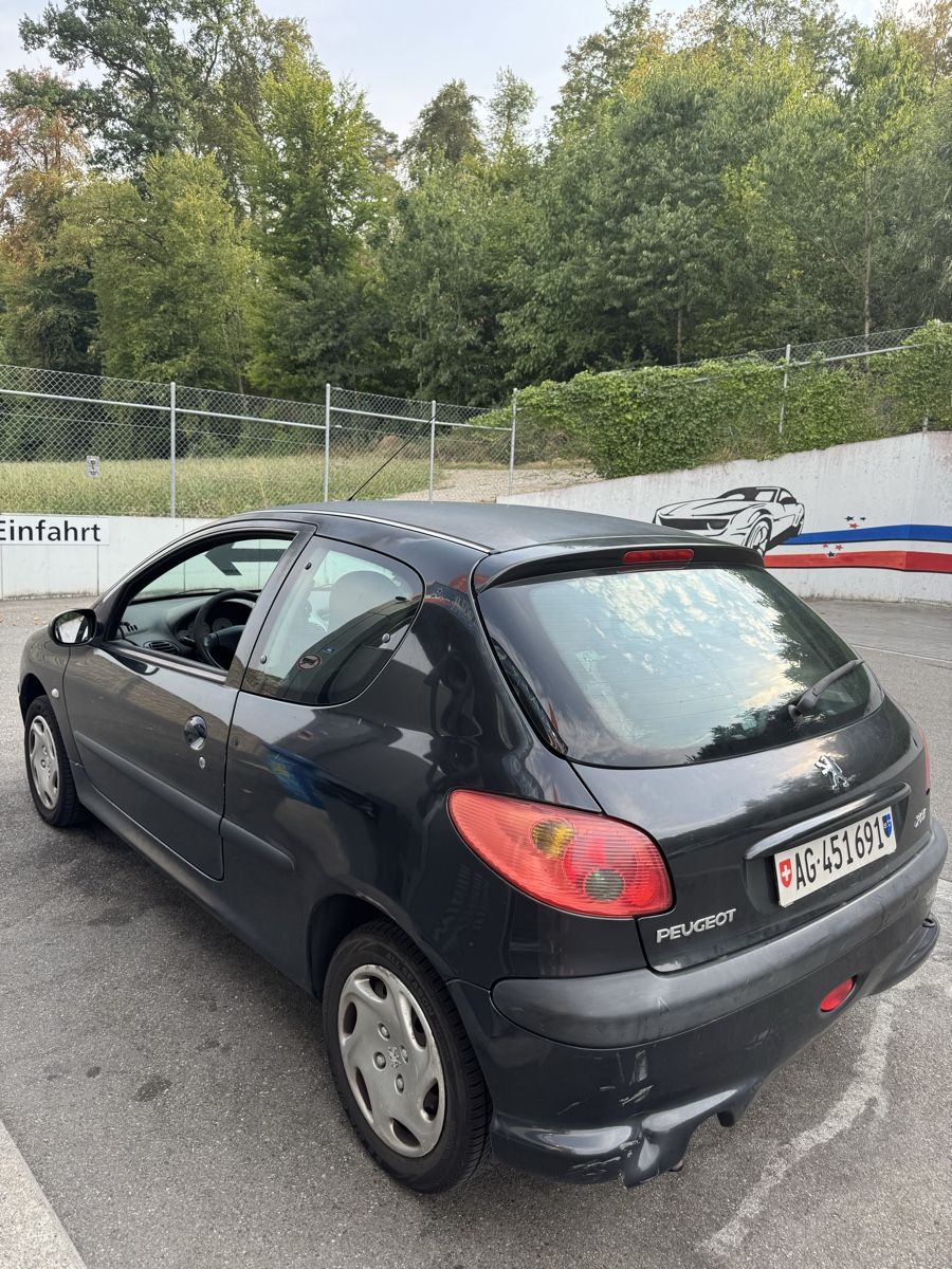 Peugeot Automobili: Peugeot 206 ab CHF 1.- – Usato da Neuenhof venduto da Dbs_707 4
