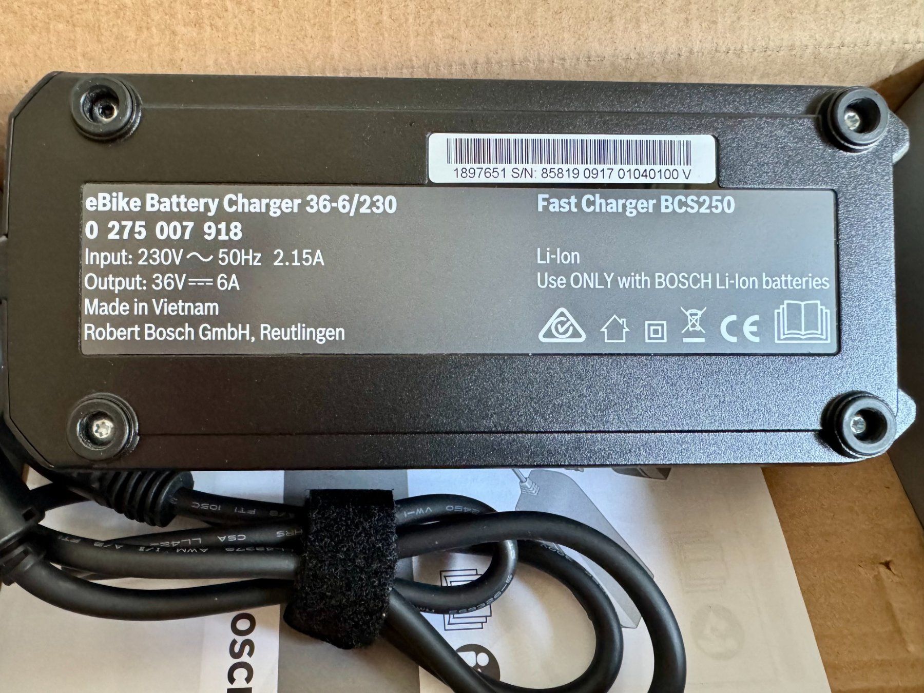 Bosch Caricabatterie: Bosch Fast Charger 6A BCS250 – Nuovo e nell'imballaggio originale da St-Sulpice VD venduto da Onemix 3