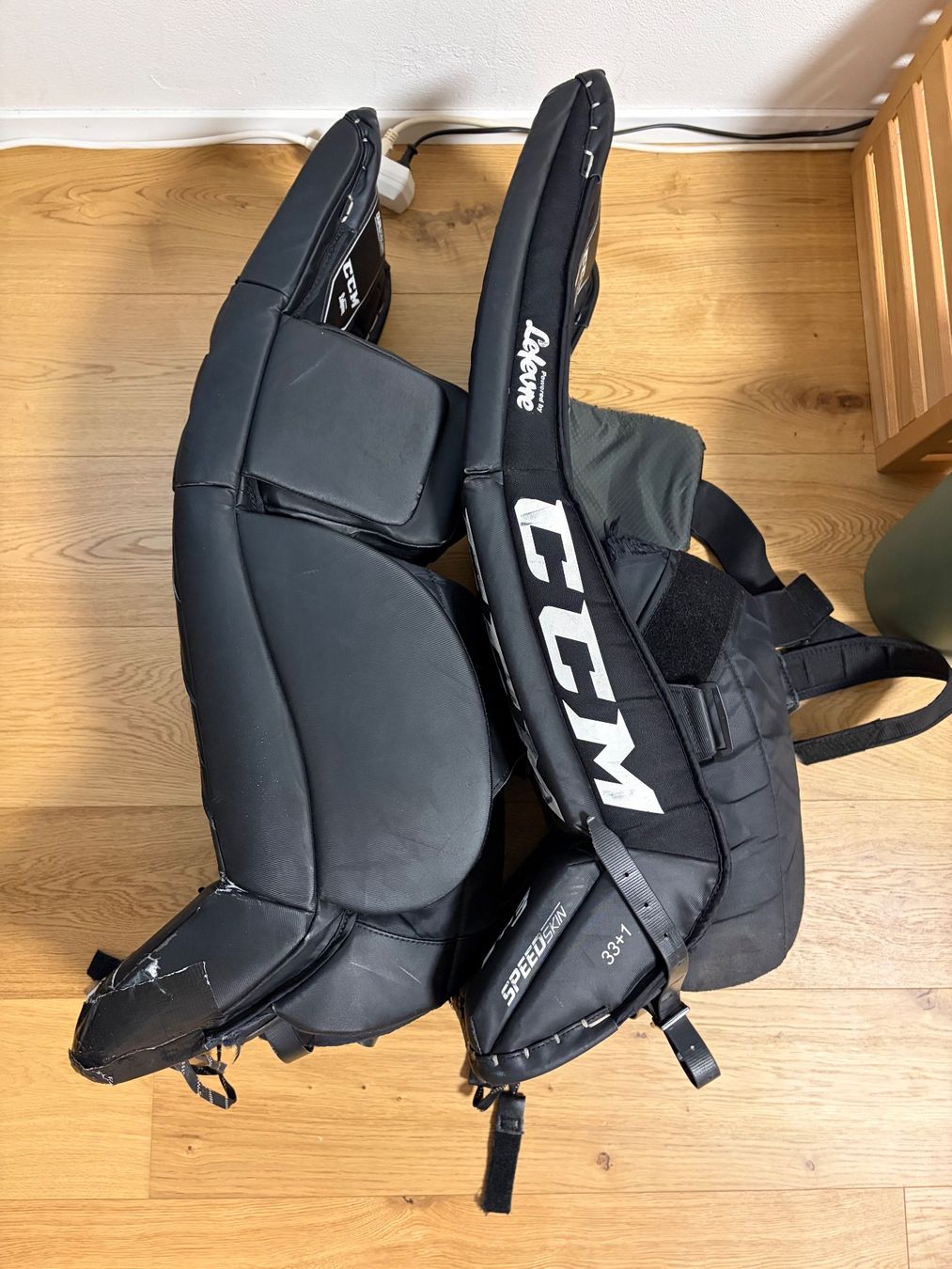 Ccm Protezioni & Imbottiture: CCM Beinschoner 33‘+1 – Usato da Wangen b. Olten venduto da PhilipS43 4