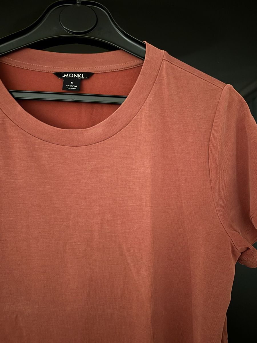 Monki T-shirt: T-Shirt Monki rostrot, Grösse M – Nuovo (secondo la descrizione) da Allenwinden venduto da clamel 1