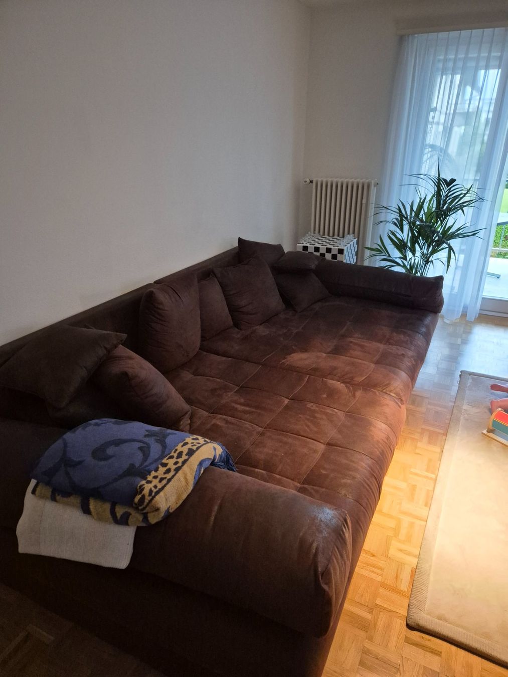 Divani: Big-Sofa Naomi Antiklederoptik - Microfaser Goda: Bisonbraun – Usato da Cham venduto da Goran2531 2