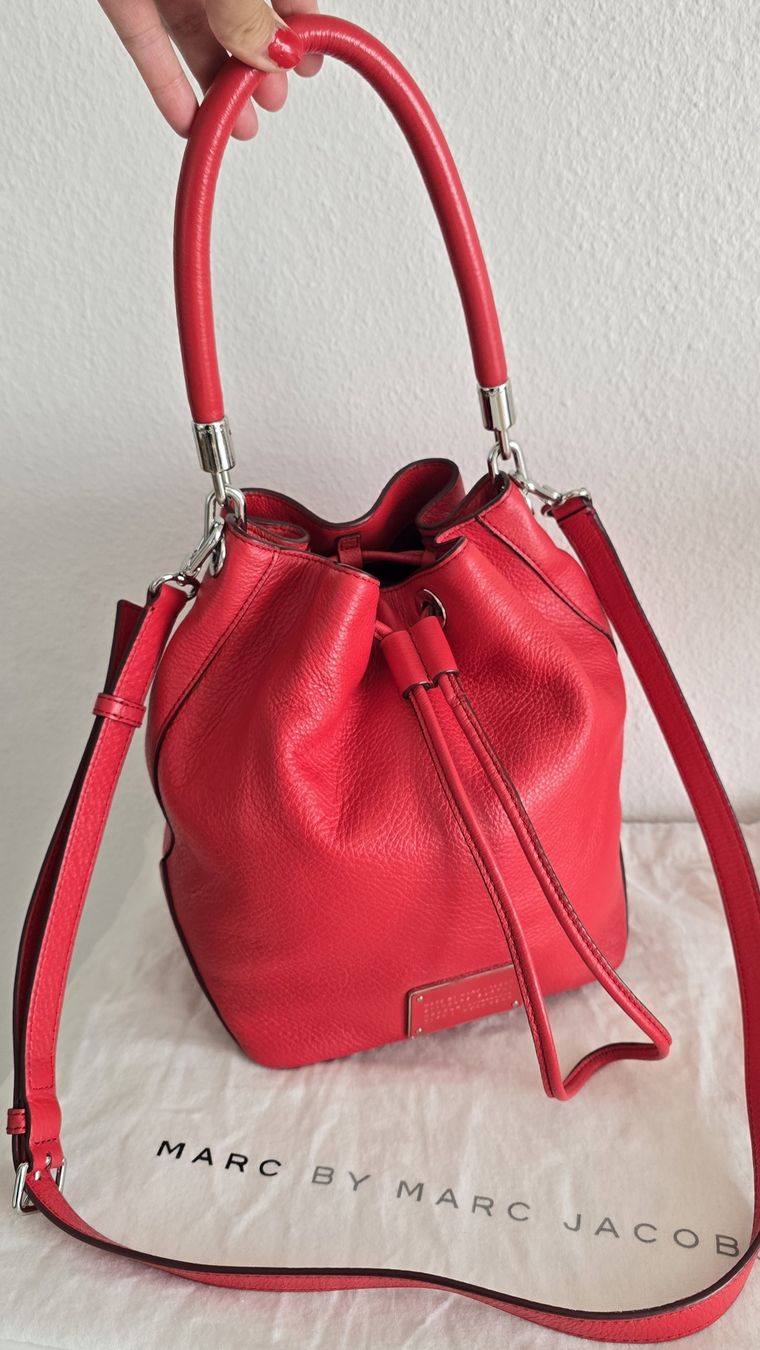Marc Jacobs Taschen für Damen: Marc Jacobs Beuteltasche Soft Leder Rot – Neu (gemäss Beschreibung) aus Niederteufen von Mira_72 1